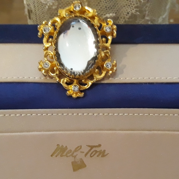 Vintage 1950's Mel-Ton Blue Satin Clutch Purse with Ornate Jewel Clasp - Picture 8 of 12